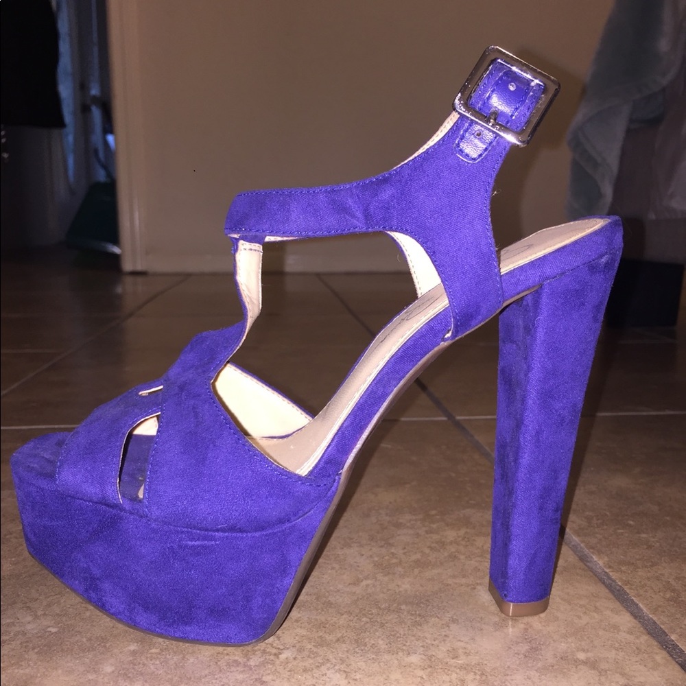 Jessica Simpson purple heels